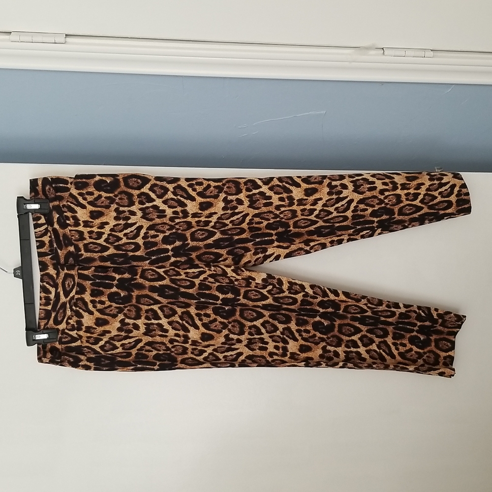 Simonton says by George Leopard Ankle pants size 8